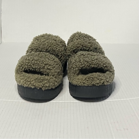 UGG OH! Fluffita Shearling Platform Sandals - Picture 6 of 9